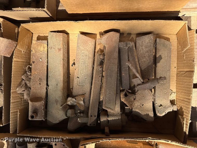 image for item DO2398 (4) pallets of tools