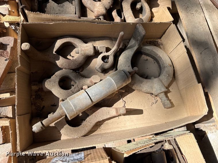 image for item DO2398 (4) pallets of tools