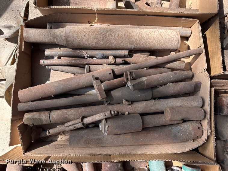 image for item DO2398 (4) pallets of tools