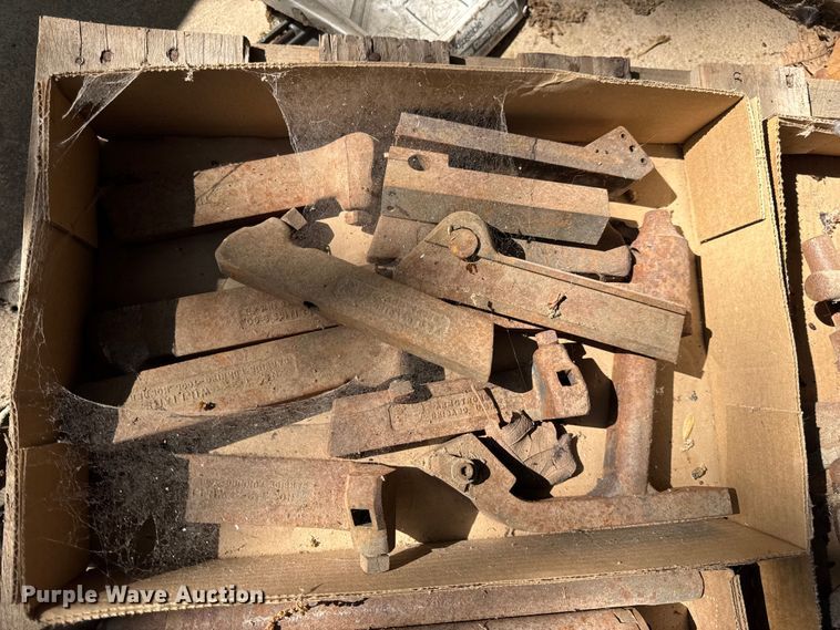 image for item DO2398 (4) pallets of tools