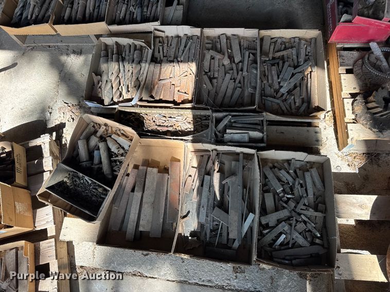 image for item DO2398 (4) pallets of tools