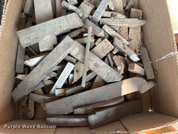 image for item DO2398 (4) pallets of tools