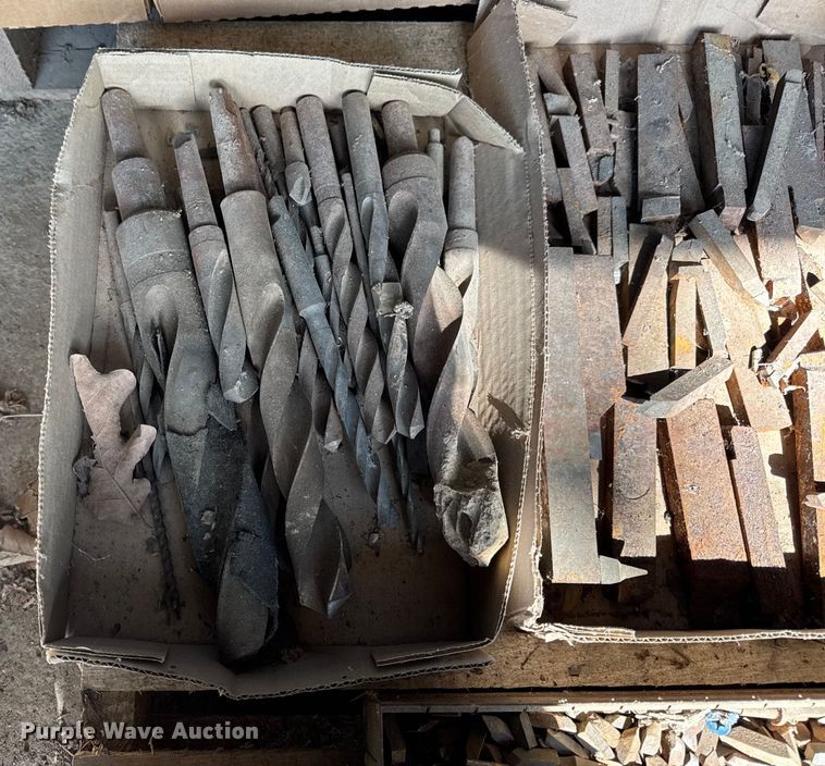 image for item DO2398 (4) pallets of tools