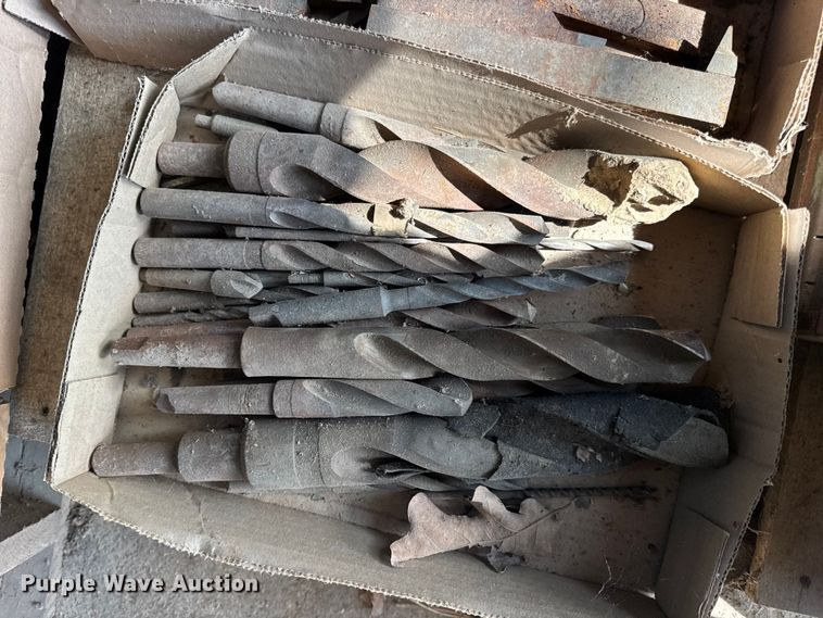 image for item DO2398 (4) pallets of tools