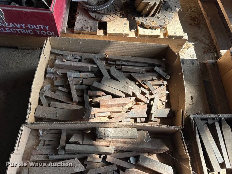 image for item DO2398 (4) pallets of tools