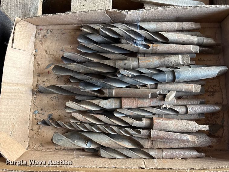 image for item DO2398 (4) pallets of tools