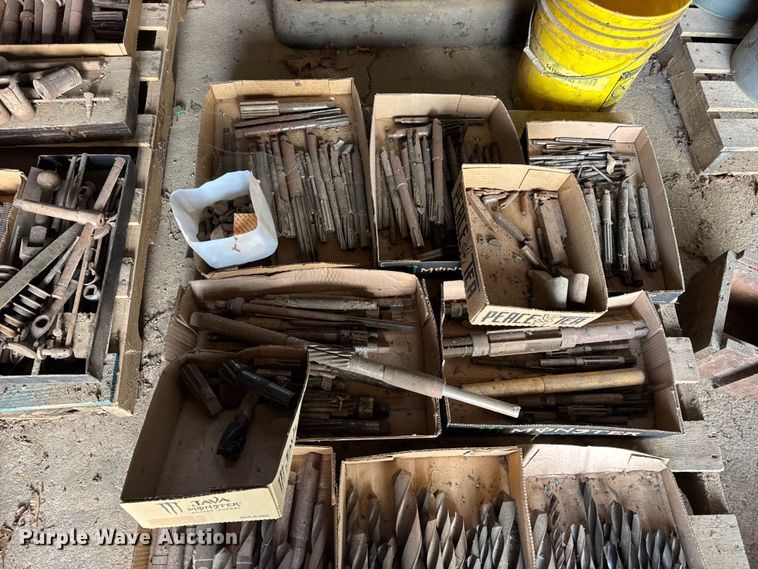 image for item DO2398 (4) pallets of tools