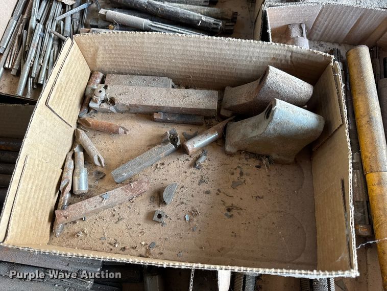 image for item DO2398 (4) pallets of tools