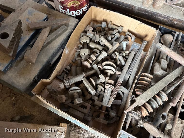 image for item DO2398 (4) pallets of tools