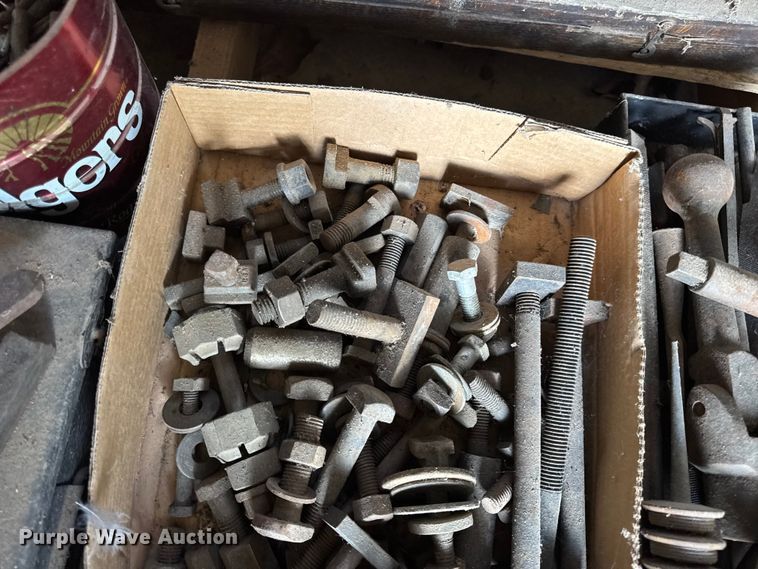 image for item DO2398 (4) pallets of tools