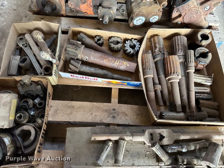 image for item DO2398 (4) pallets of tools