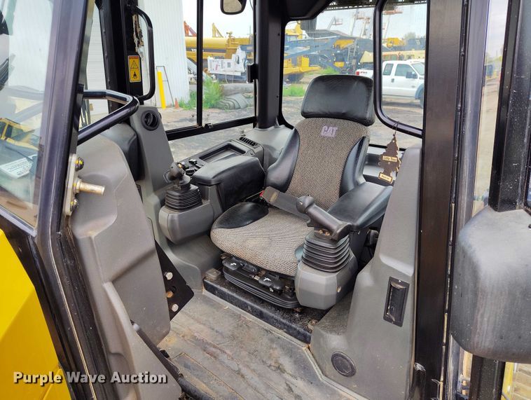 image for item DP5019 2020 Caterpillar D6K2 LGP dozer