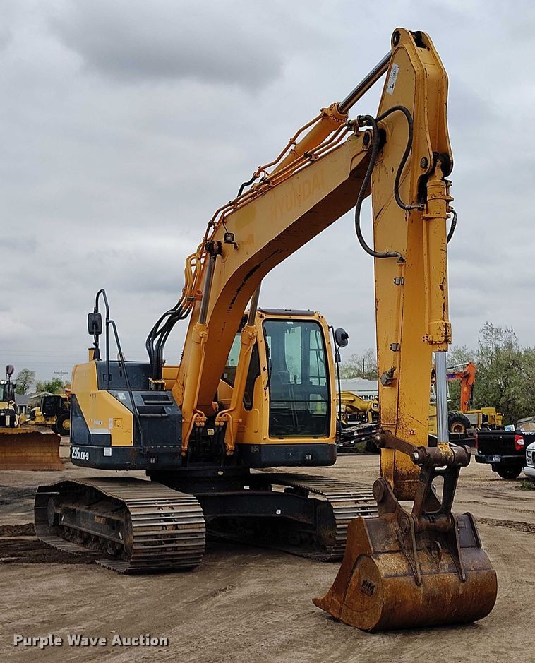 image for item DP5024 2013 Hyundai Robex 235LCR-9 excavator