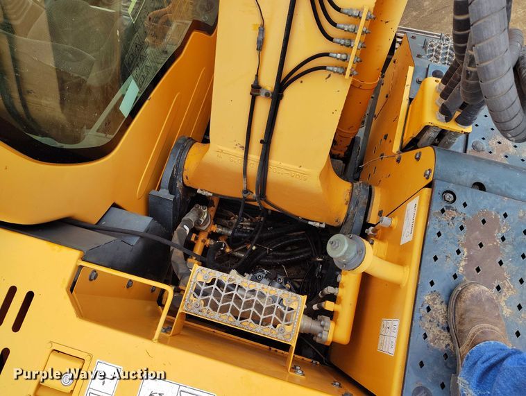 image for item DP5024 2013 Hyundai Robex 235LCR-9 excavator