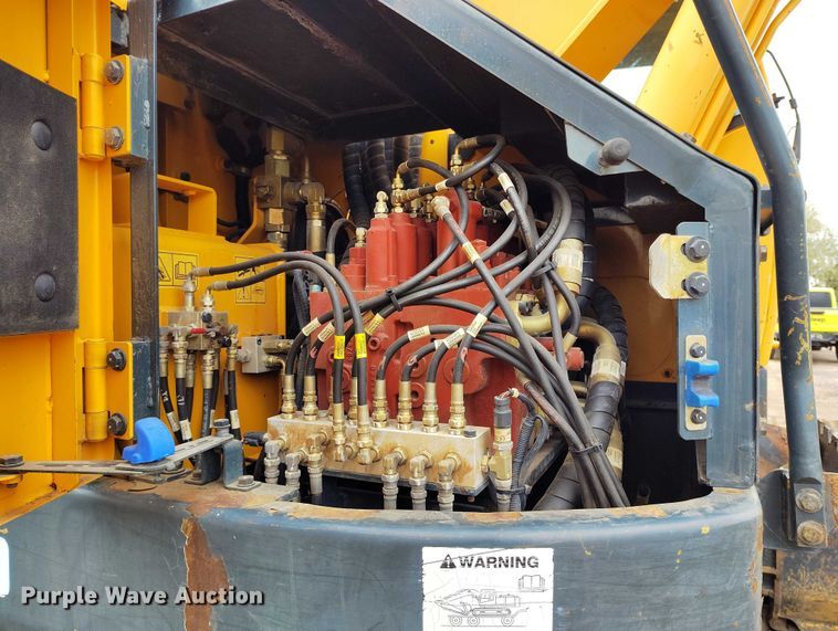 image for item DP5024 2013 Hyundai Robex 235LCR-9 excavator