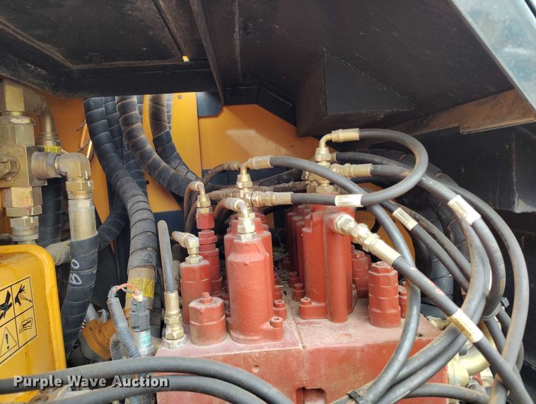 image for item DP5024 2013 Hyundai Robex 235LCR-9 excavator