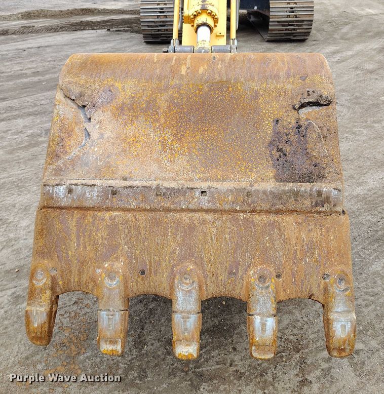 image for item DP5024 2013 Hyundai Robex 235LCR-9 excavator