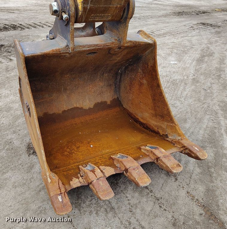 image for item DP5024 2013 Hyundai Robex 235LCR-9 excavator