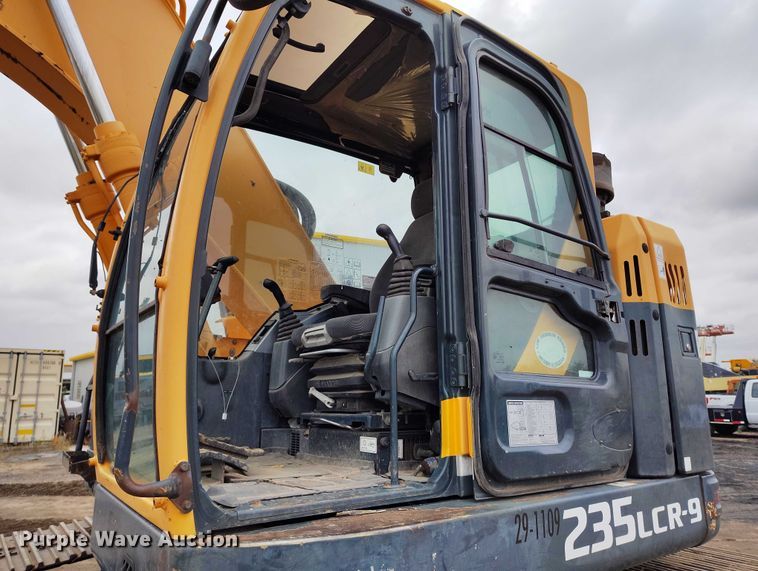 image for item DP5024 2013 Hyundai Robex 235LCR-9 excavator