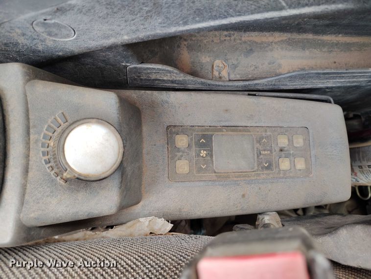 image for item DP5024 2013 Hyundai Robex 235LCR-9 excavator