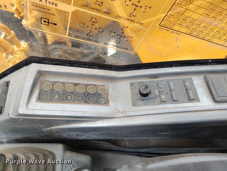 image for item DP5024 2013 Hyundai Robex 235LCR-9 excavator