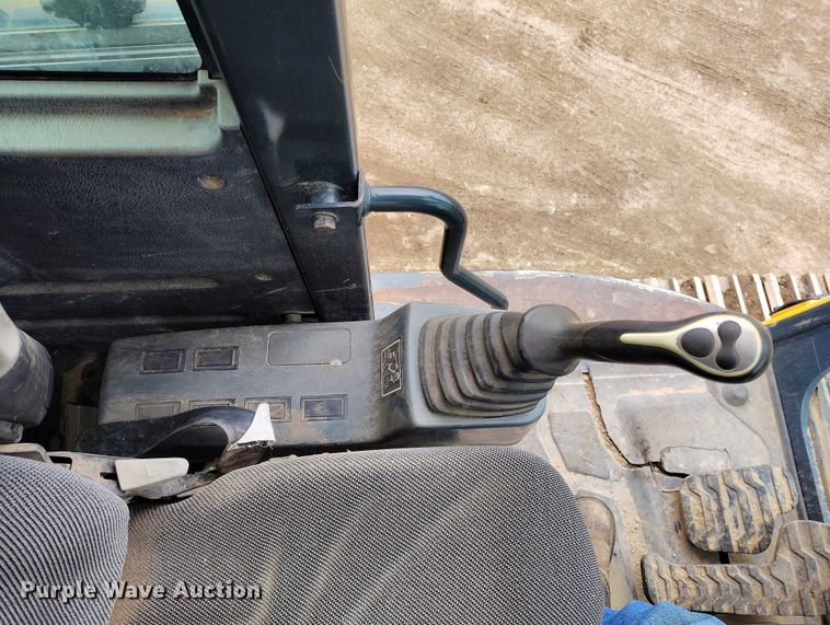 image for item DP5024 2013 Hyundai Robex 235LCR-9 excavator