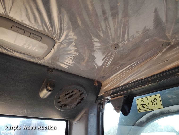 image for item DP5024 2013 Hyundai Robex 235LCR-9 excavator