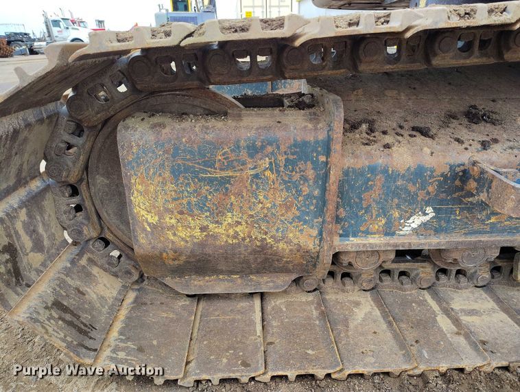 image for item DP5024 2013 Hyundai Robex 235LCR-9 excavator