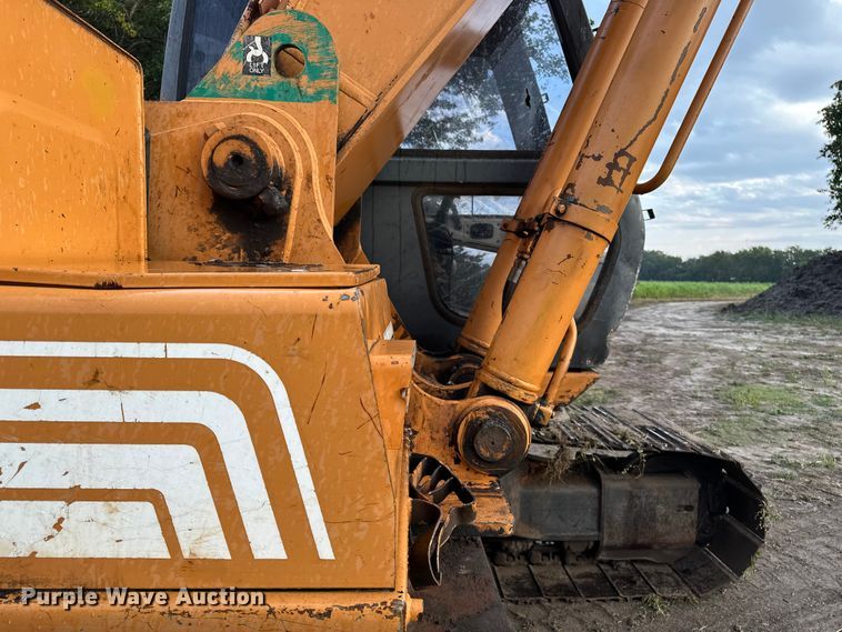 image for item DP8890 1999 Case 9040B excavator