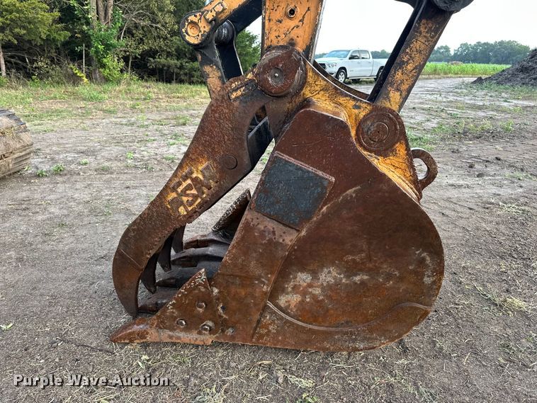 image for item DP8890 1999 Case 9040B excavator