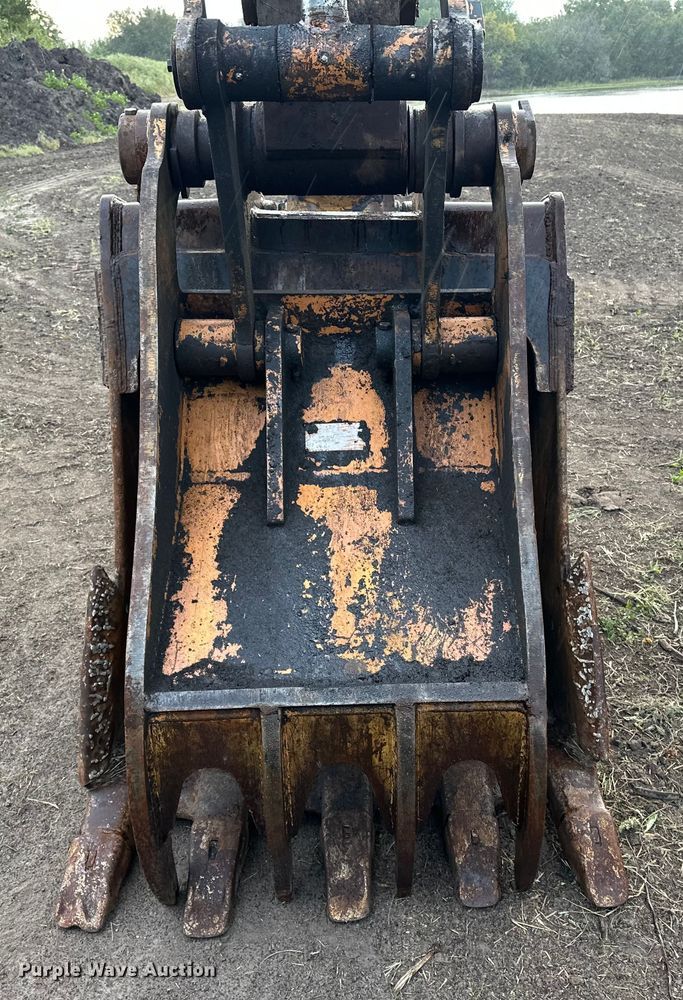 image for item DP8890 1999 Case 9040B excavator