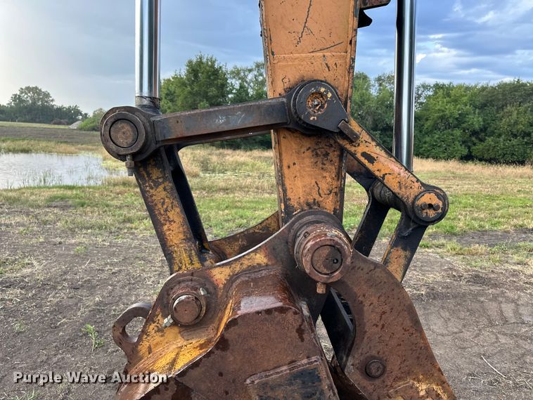 image for item DP8890 1999 Case 9040B excavator