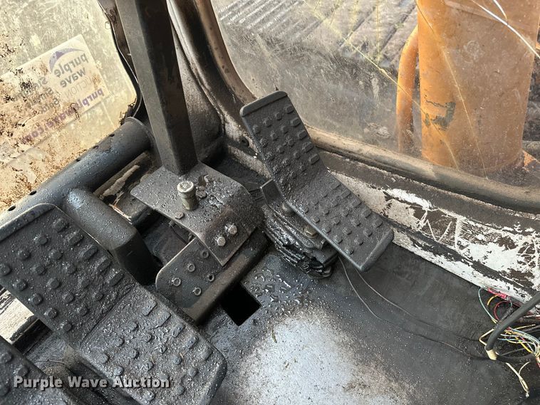 image for item DP8890 1999 Case 9040B excavator
