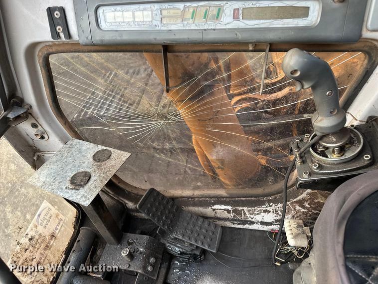 image for item DP8890 1999 Case 9040B excavator