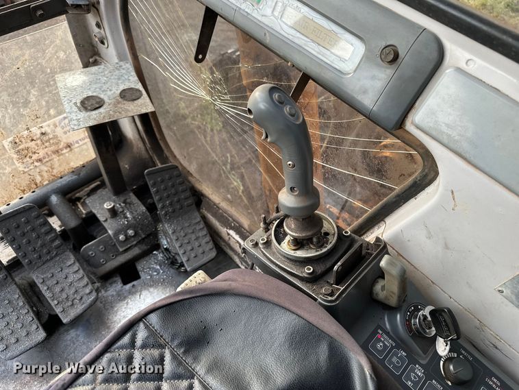 image for item DP8890 1999 Case 9040B excavator