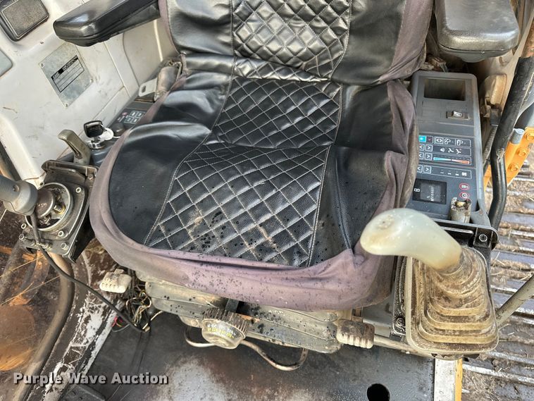 image for item DP8890 1999 Case 9040B excavator