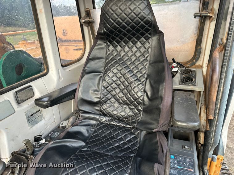 image for item DP8890 1999 Case 9040B excavator