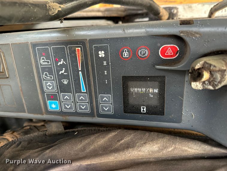 image for item DP8890 1999 Case 9040B excavator