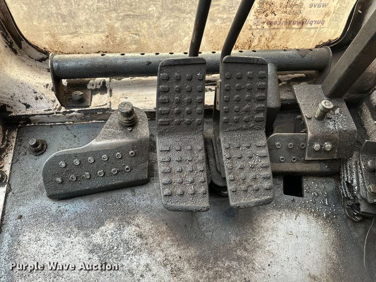 image for item DP8890 1999 Case 9040B excavator