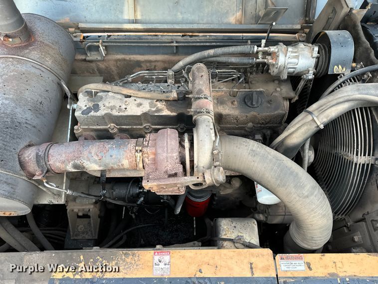 image for item DP8890 1999 Case 9040B excavator