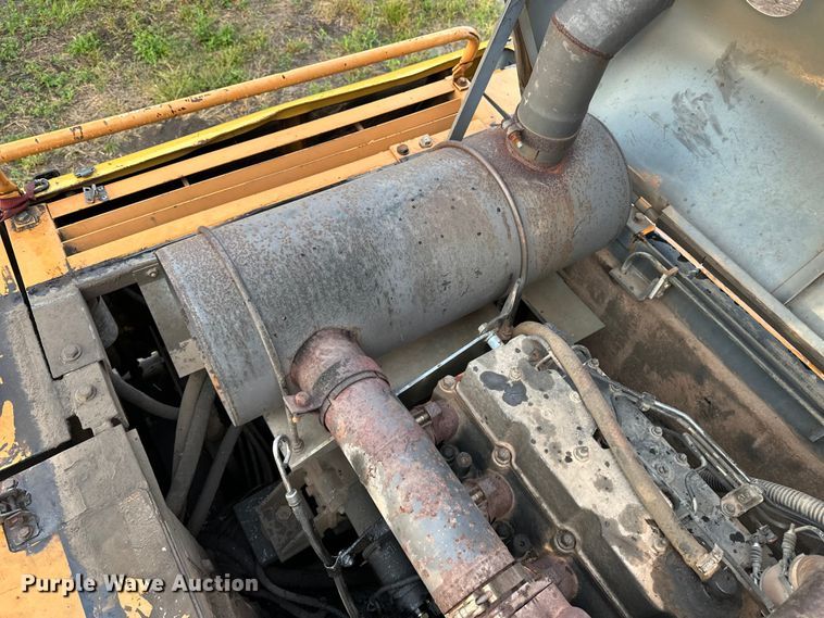 image for item DP8890 1999 Case 9040B excavator