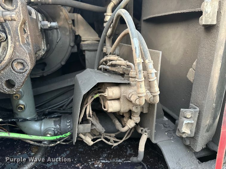 image for item DP8890 1999 Case 9040B excavator