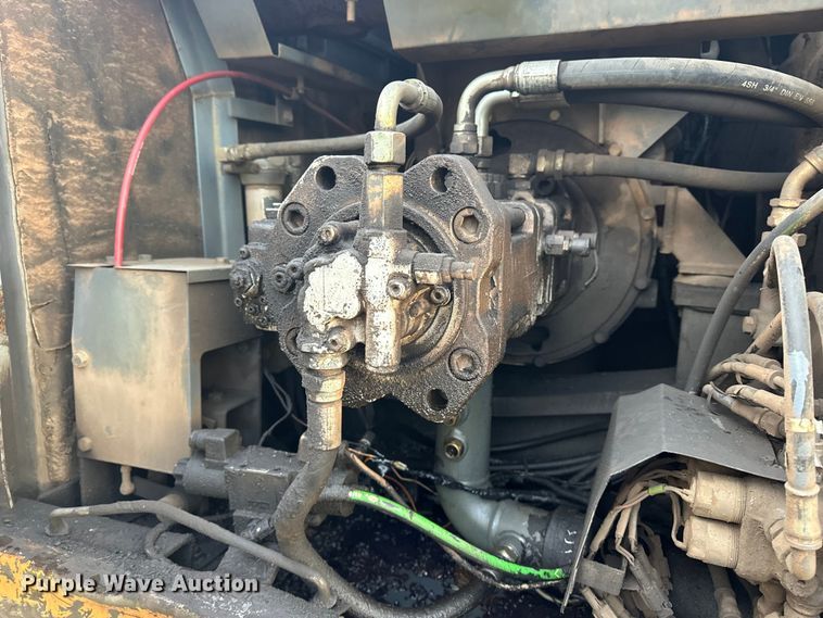 image for item DP8890 1999 Case 9040B excavator