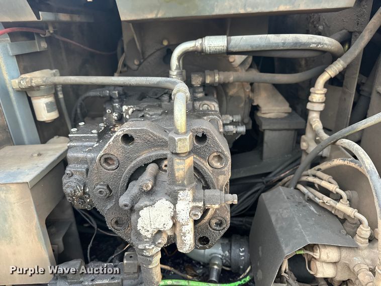 image for item DP8890 1999 Case 9040B excavator