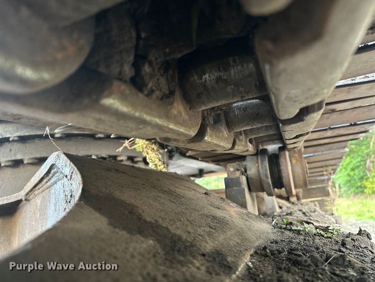 image for item DP8890 1999 Case 9040B excavator