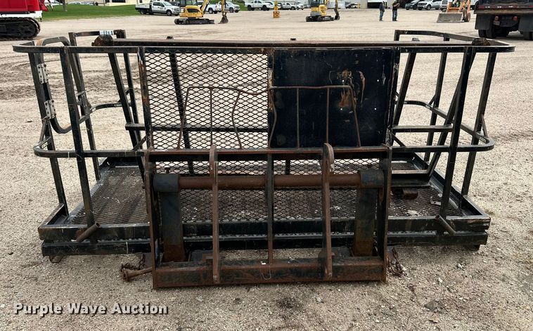 image for item DP8913 Man basket