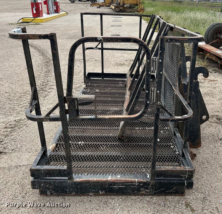 image for item DP8913 Man basket