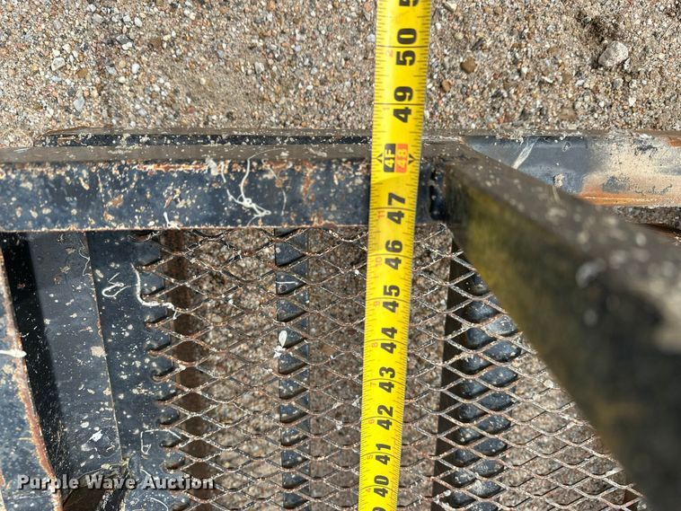 image for item DP8913 Man basket