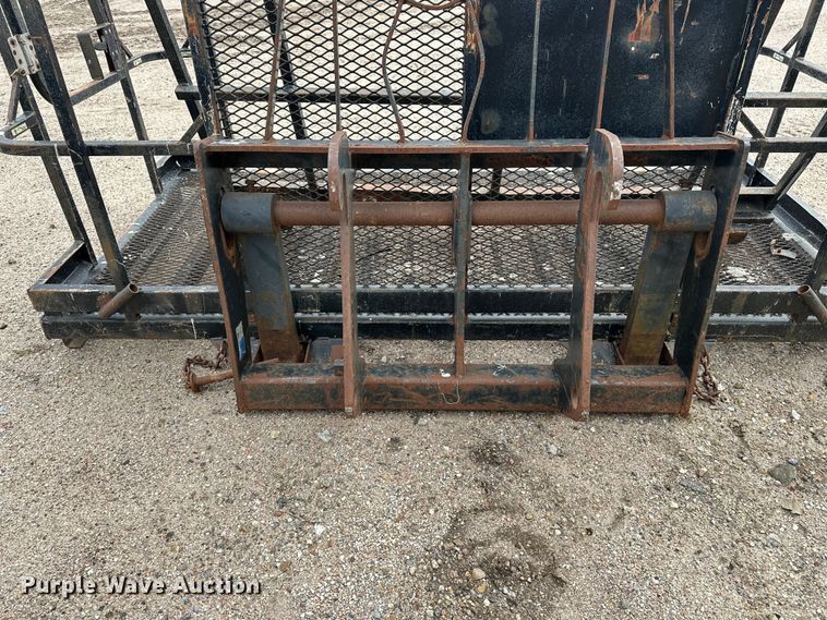 image for item DP8913 Man basket