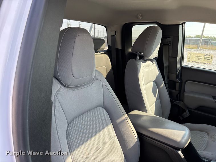 image for item DU1372 2016 Chevrolet Colorado Ext. Cab pickup truck